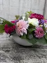 allerheiligen-grafstuk-in-porseleinen-pot-amarantplukweide-hasselt.webp