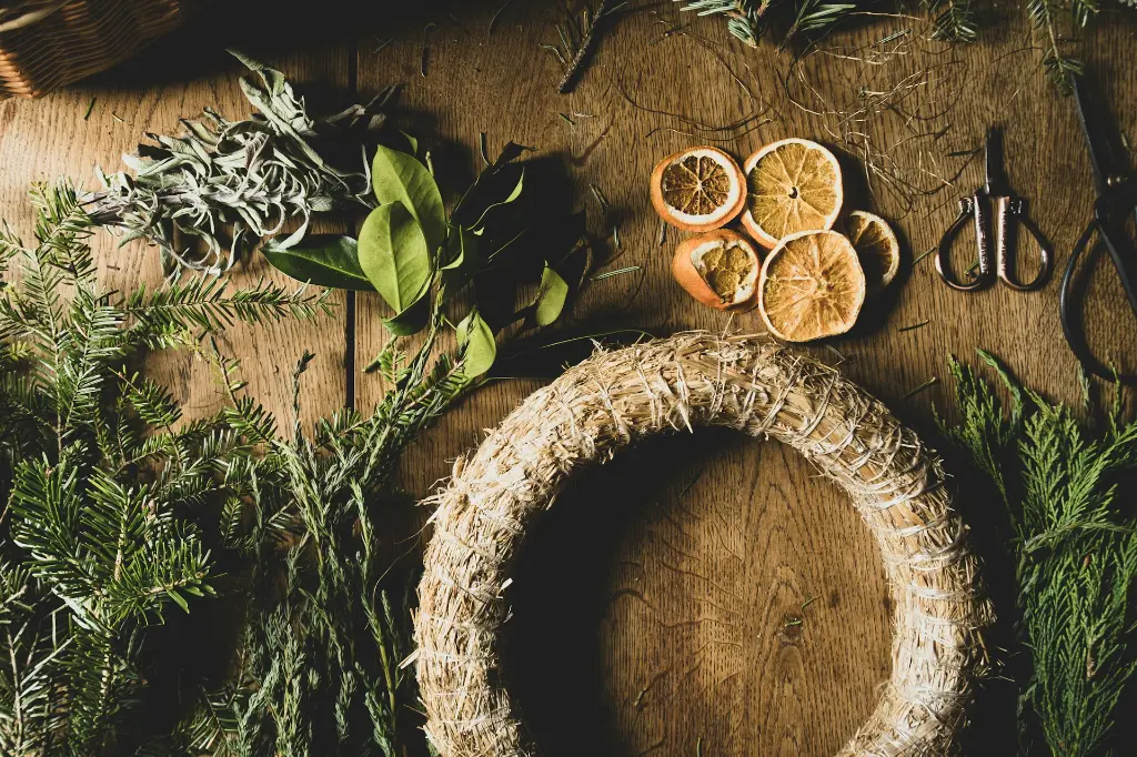 unsplash_8yE39sQU3cI_christmas wreath making.webp